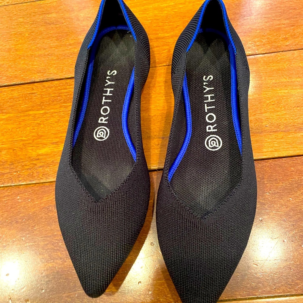 Women’s Rothy’s “The Point” Slip on size 9.5 EXCELLENT CONDITION